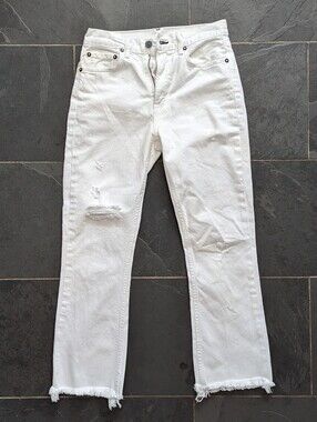 NOEND Kick Flare Distressed Straight Jeans